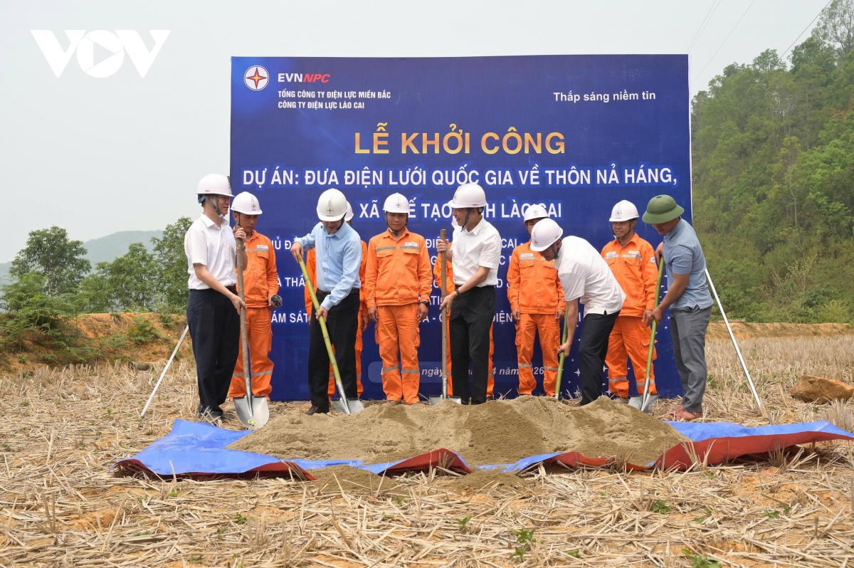 khoi cong du an dua dien ve thon na hang hinh anh 3