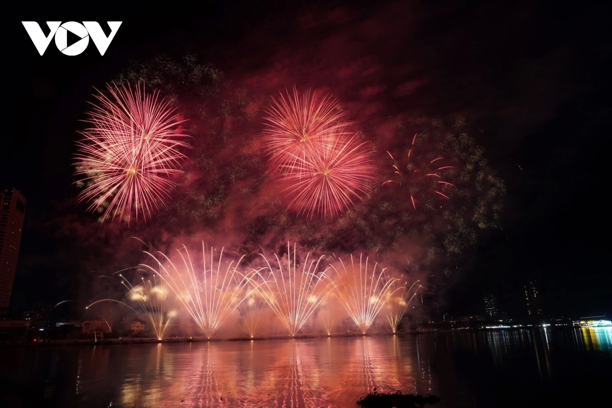 le hoi phao hoa quoc te Da nang 2026 lot top 9 le hoi dang di nhat hanh tinh hinh anh 3