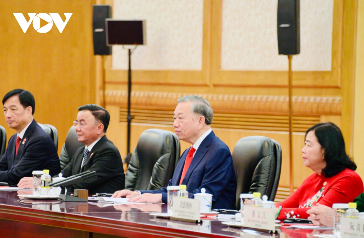 vietnam, china top leaders hold talks, agree to deepen strategic cooperation picture 2