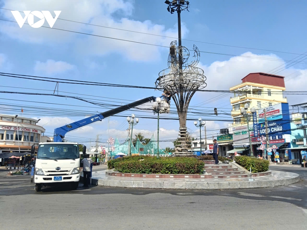 cong trinh trang tri noi cong cong bi lua thieu rui tai Dong thap hinh anh 3