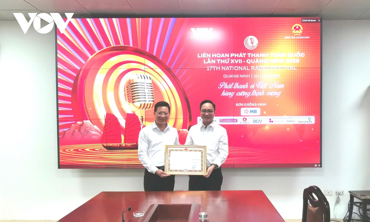 vov tang bang khen cho so van hoa, the thao va du lich quang ninh hinh anh 1