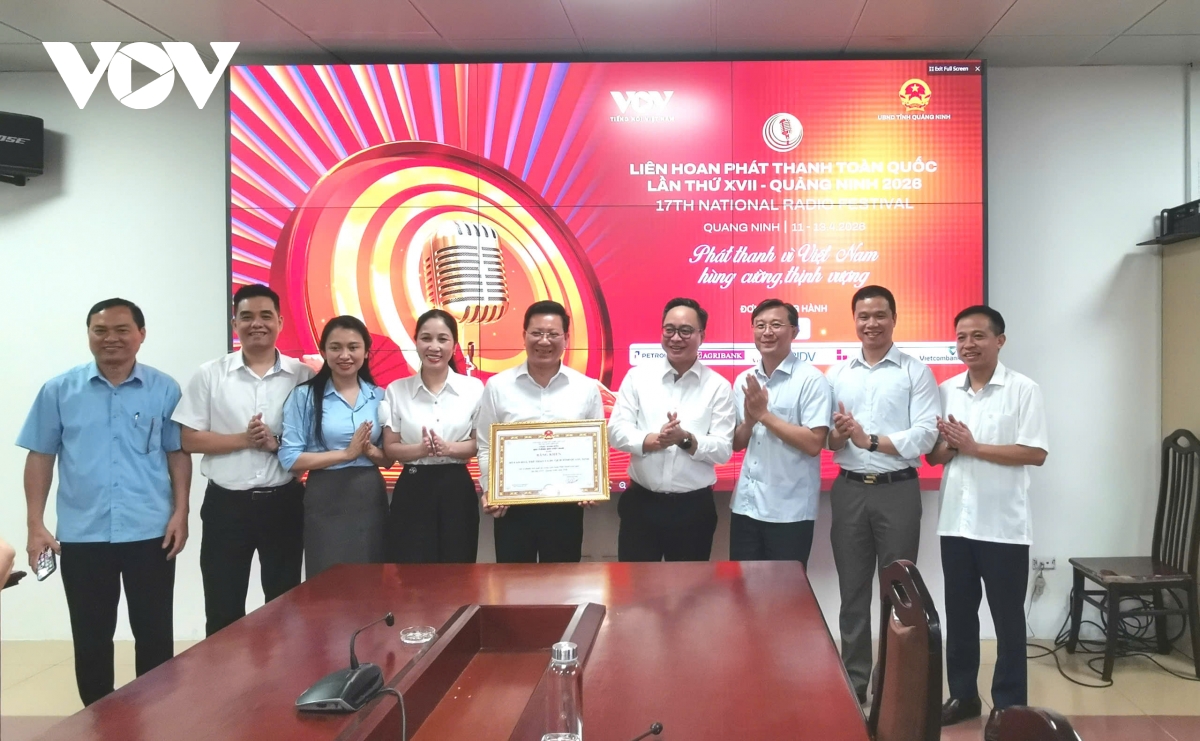 vov tang bang khen cho so van hoa, the thao va du lich quang ninh hinh anh 3