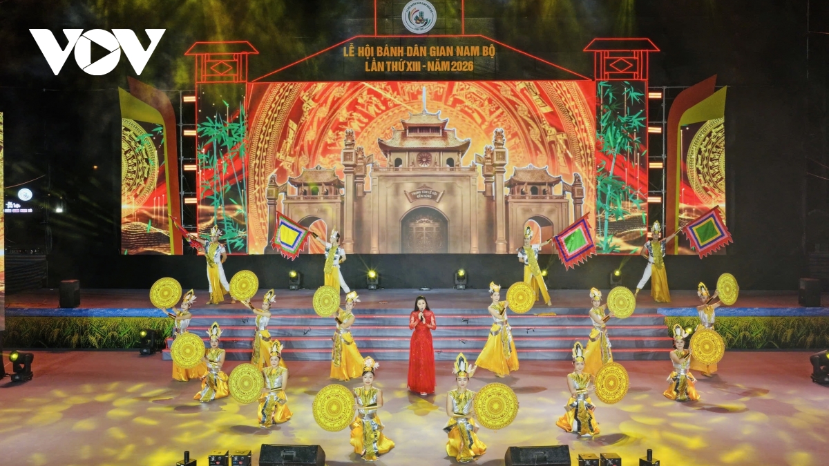 man nhan chuong trinh nghe thuat huong vi dat troi - le hoi banh dan gian nam bo hinh anh 5