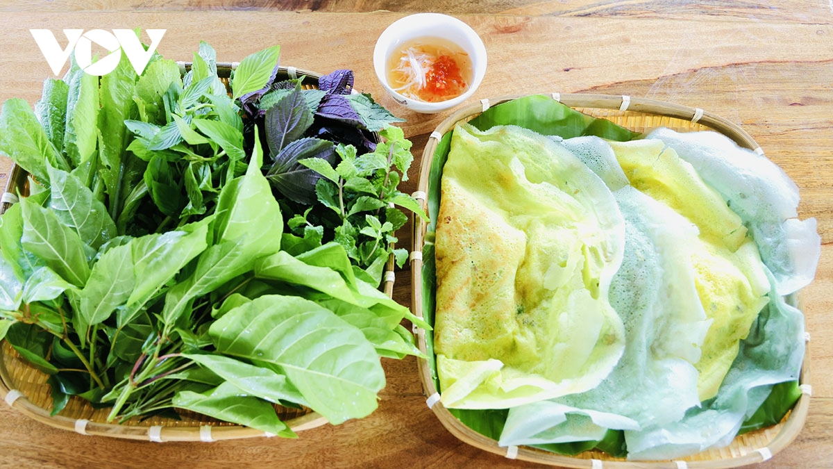 nghe nhan can tho khoac ao moi cho banh dan gian nam bo hinh anh 3