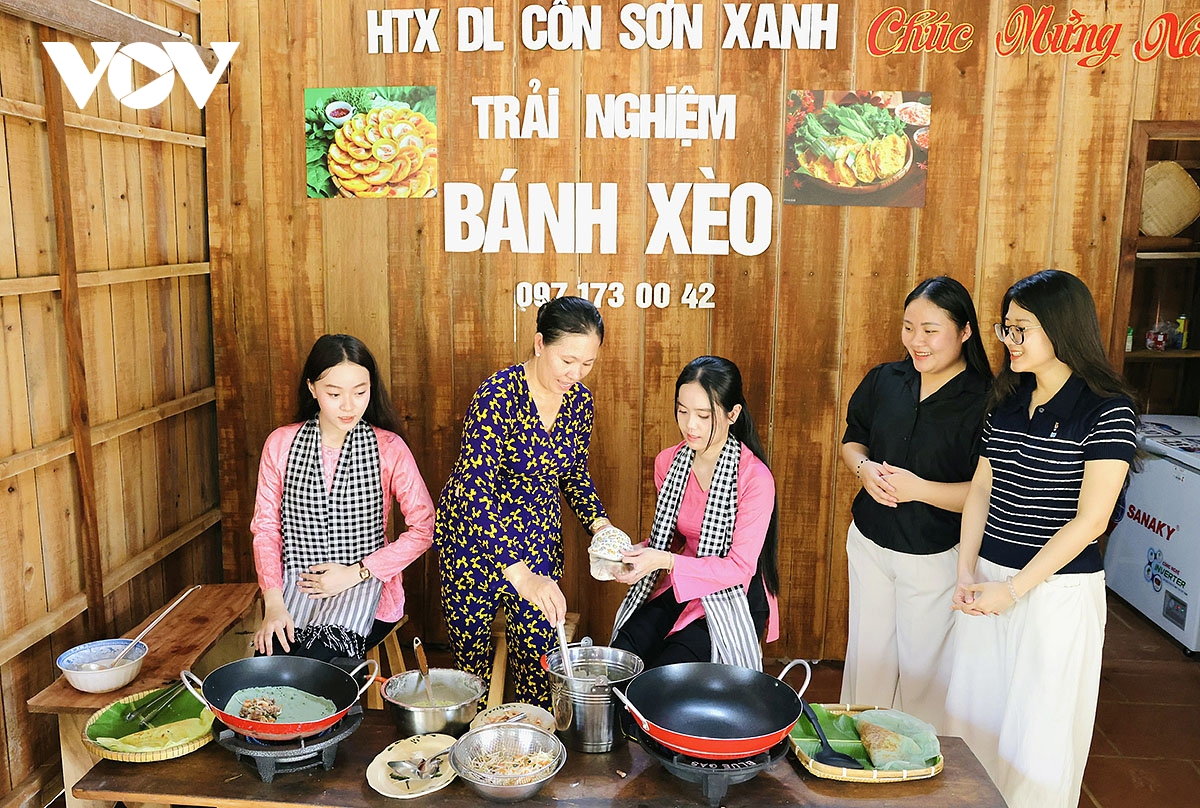 nghe nhan can tho khoac ao moi cho banh dan gian nam bo hinh anh 5