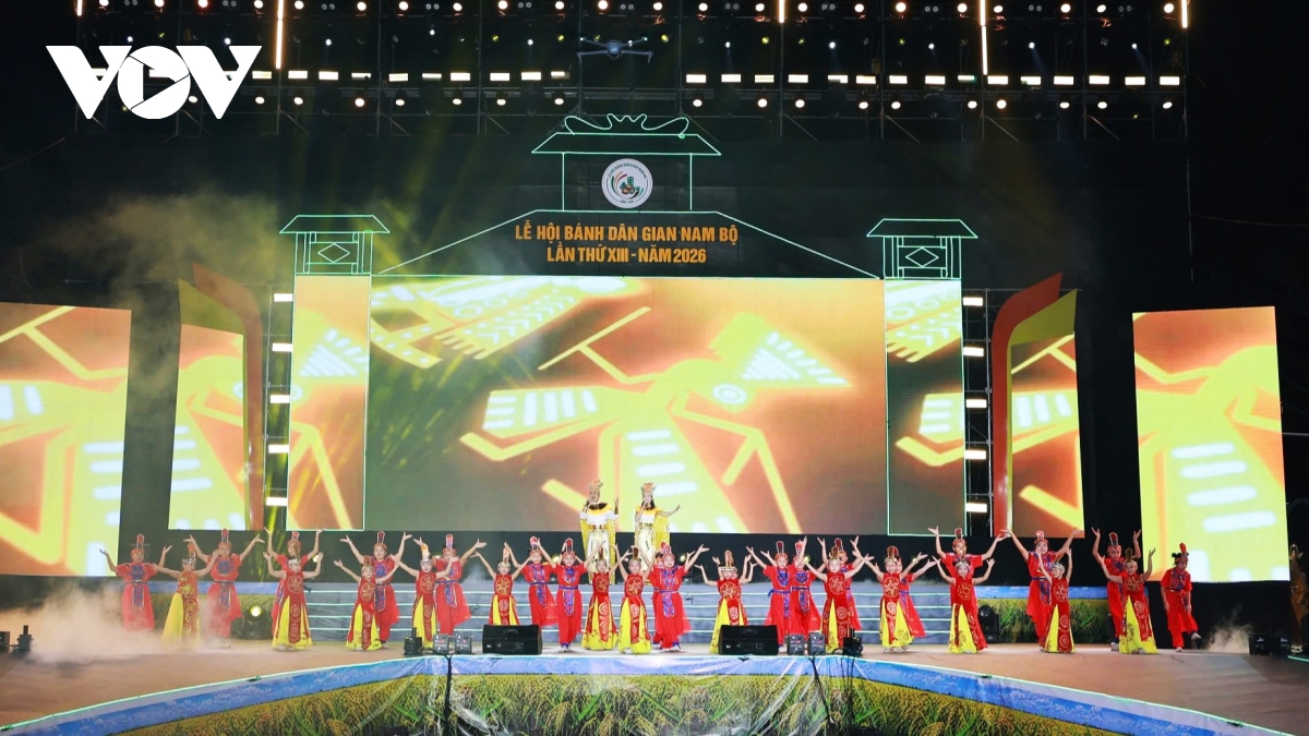 man nhan chuong trinh nghe thuat huong vi dat troi - le hoi banh dan gian nam bo hinh anh 2