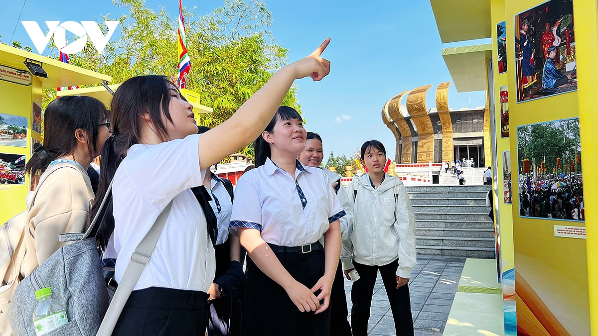 van hoa vung mien hoi tu tai Den hung can tho, huong ve ngay gio to hung vuong hinh anh 7