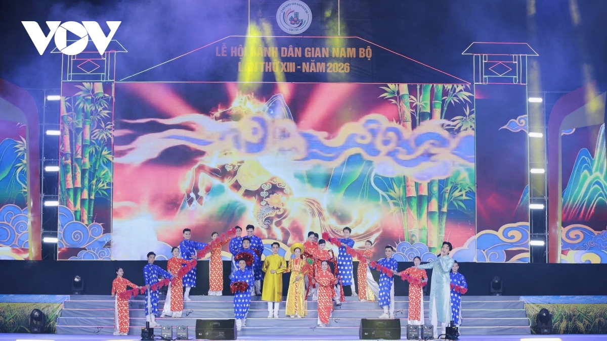 man nhan chuong trinh nghe thuat huong vi dat troi - le hoi banh dan gian nam bo hinh anh 11