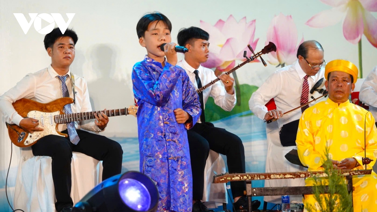 can tho giao luu don ca tai tu tri am hoi ngo hinh anh 2