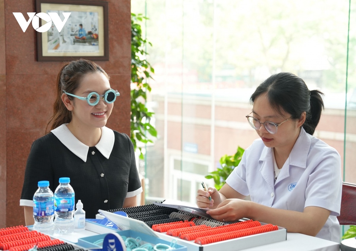 benh vien mat quoc te dnd kham mat va rang ham mat mien phi tai vov hinh anh 5