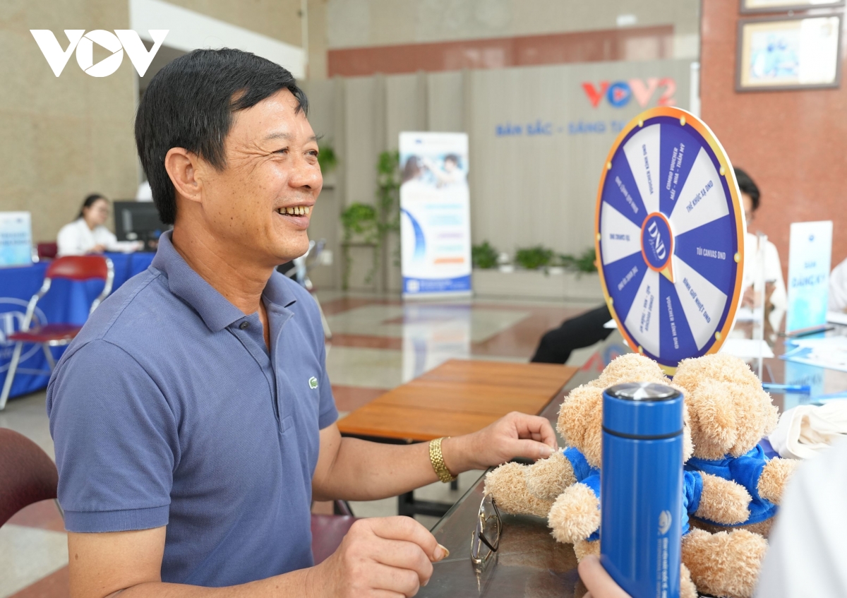 benh vien mat quoc te dnd kham mat va rang ham mat mien phi tai vov hinh anh 10