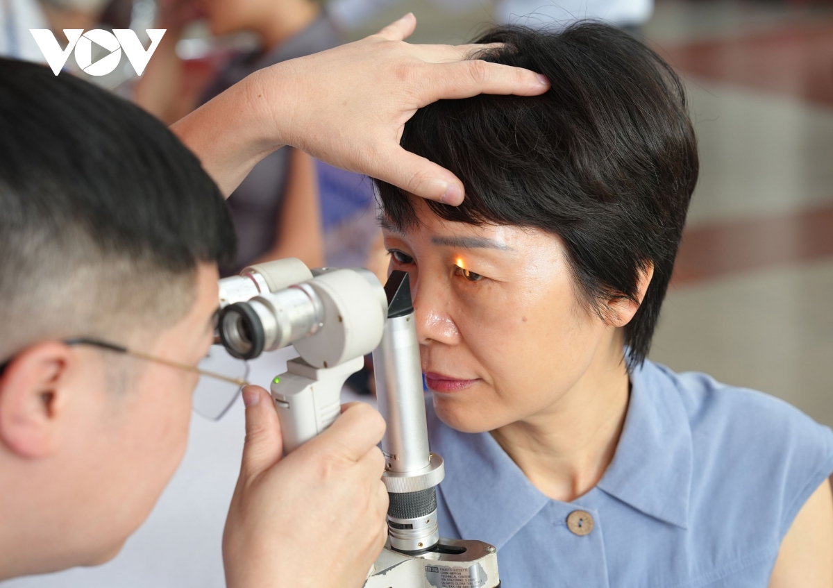 benh vien mat quoc te dnd kham mat va rang ham mat mien phi tai vov hinh anh 4