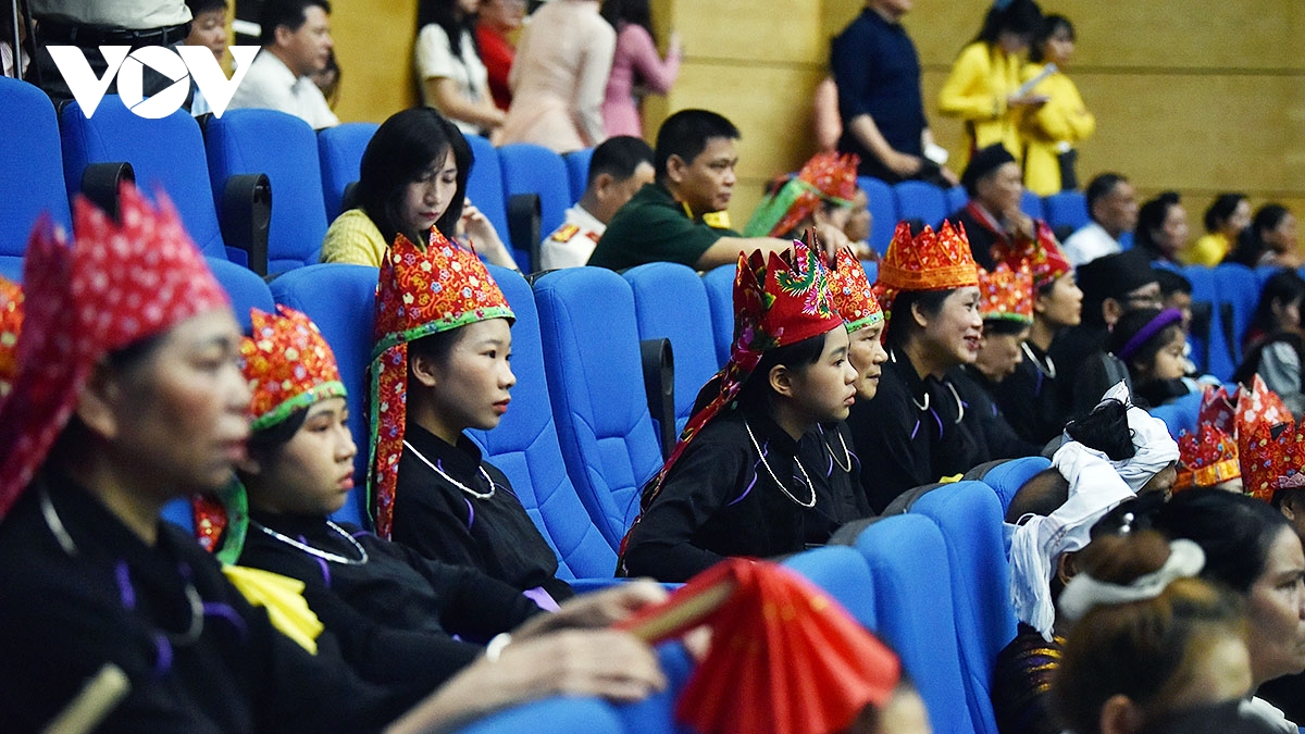 De gia tri van hoa cac dan toc thieu so tro thanh dong luc phat trien hinh anh 4