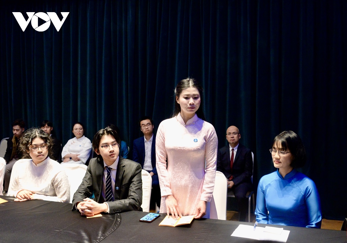 chu tich quoc hoi gap hoi sinh vien va luu hoc sinh viet nam tai italy hinh anh 1