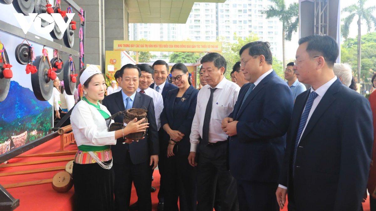 ha noi xoa ho ngheo vung dan toc thieu so, 100 xa dat chuan nong thon moi hinh anh 1