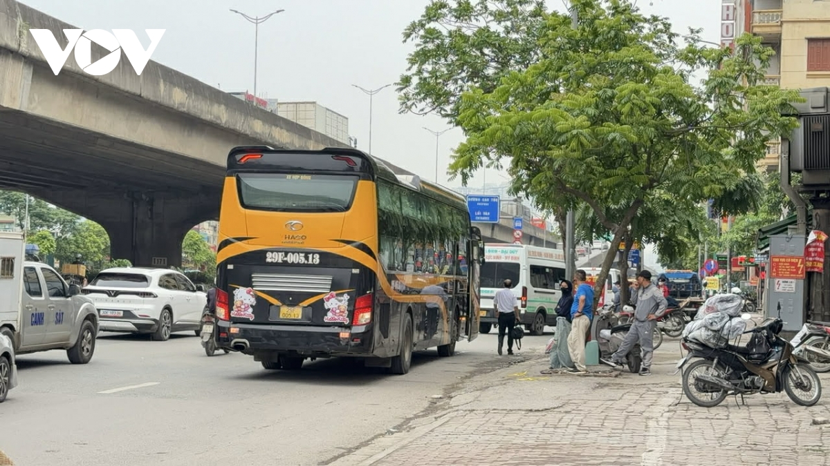  ben coc tai dien tren duong pham hung, nguyen xien do xu phat chua du nghiem hinh anh 20