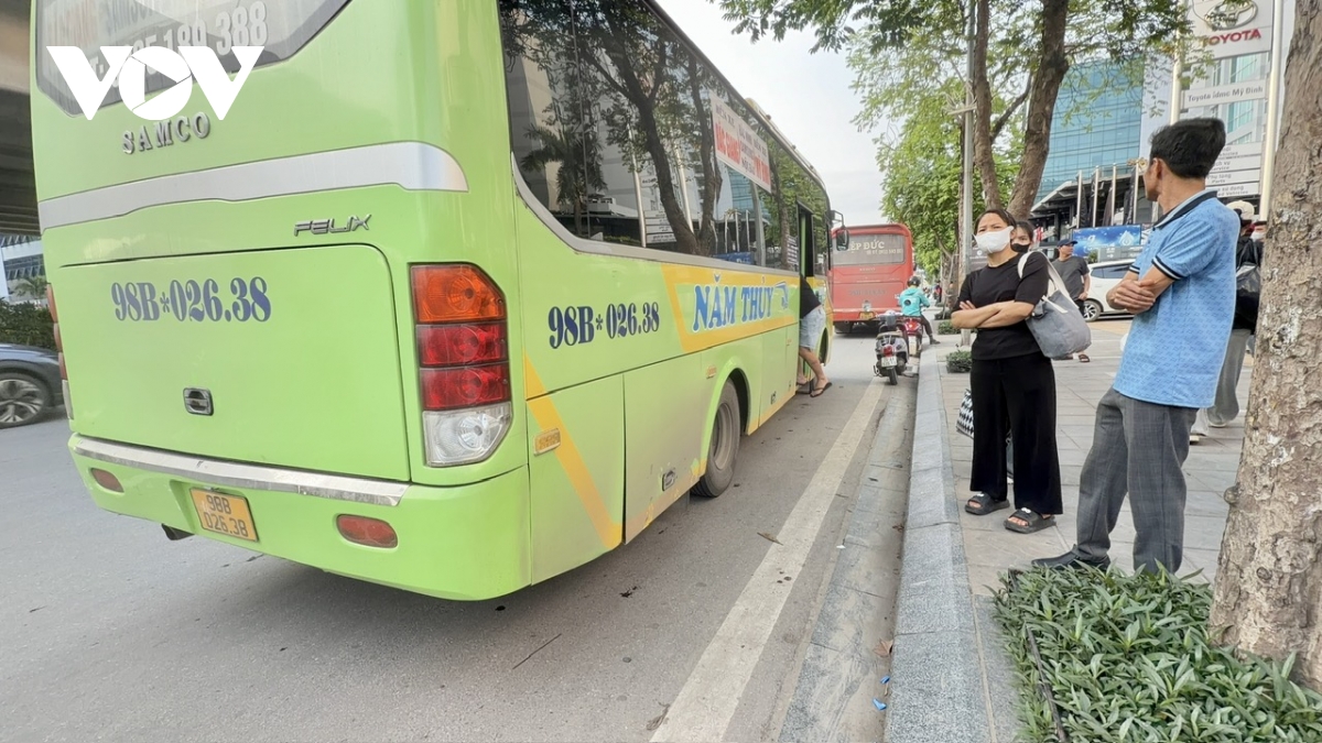  ben coc tai dien tren duong pham hung, nguyen xien do xu phat chua du nghiem hinh anh 7