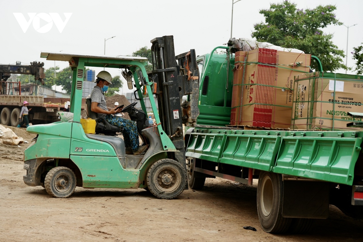 tang toc ve dich, ben xe yen so dinh hinh dau moi giao thong phia nam ha noi hinh anh 7