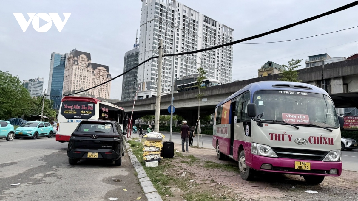  ben coc tai dien tren duong pham hung, nguyen xien do xu phat chua du nghiem hinh anh 4