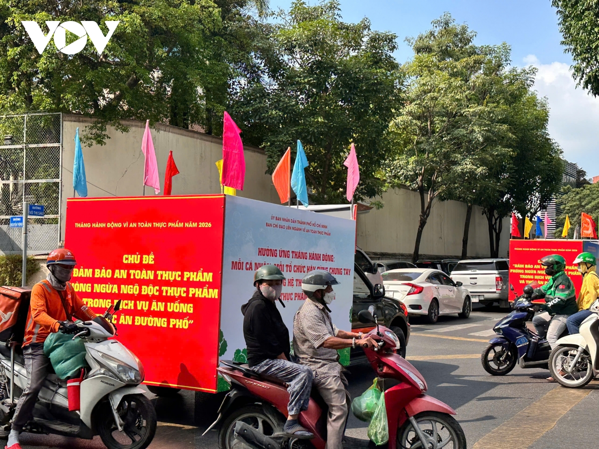 tp.hcm mo cao diem siet thuc an duong pho, chan thuc pham ban hinh anh 4