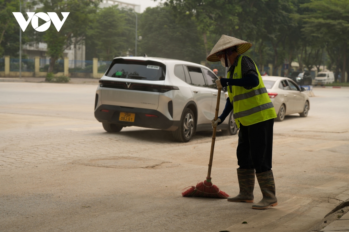 Day nhanh tien do thi cong ho phu Do can di doi voi dam bao ve sinh moi truong hinh anh 15