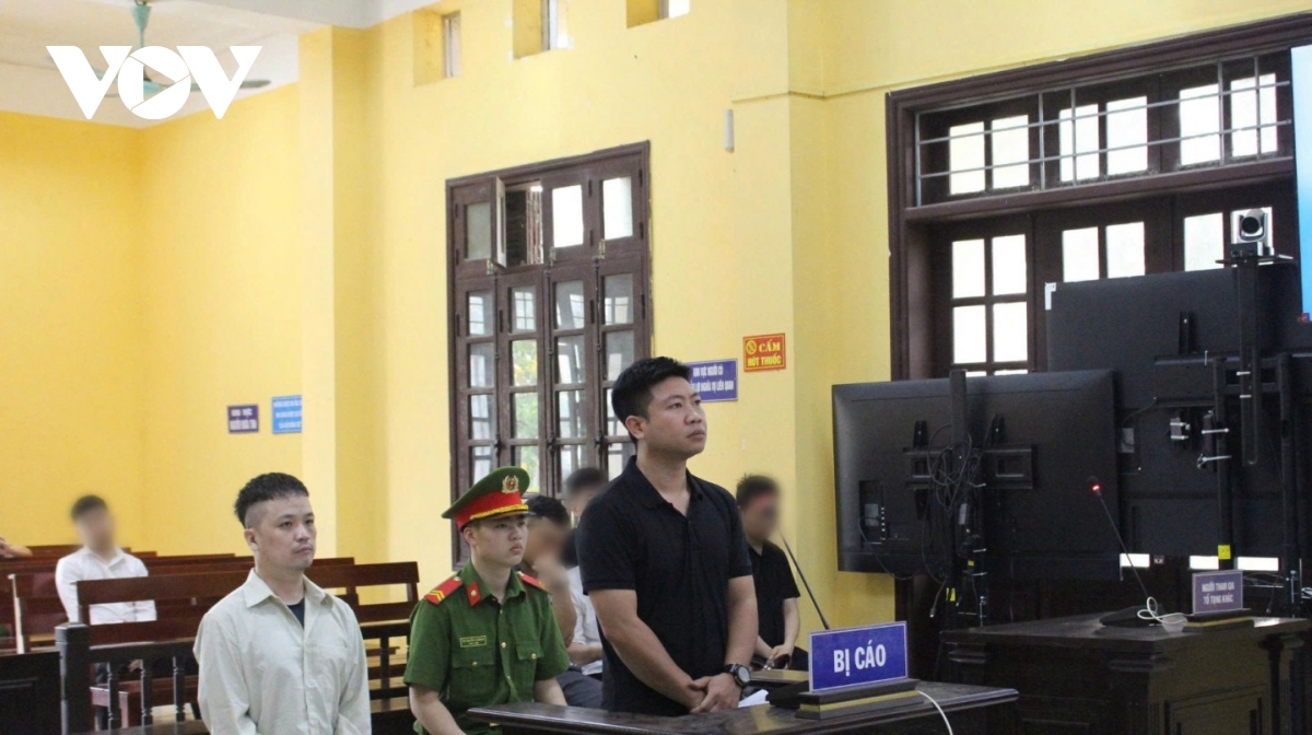 tiktoker le viet hung nhan 7 nam 6 thang tu giam ve toi cuong doat tai san hinh anh 2