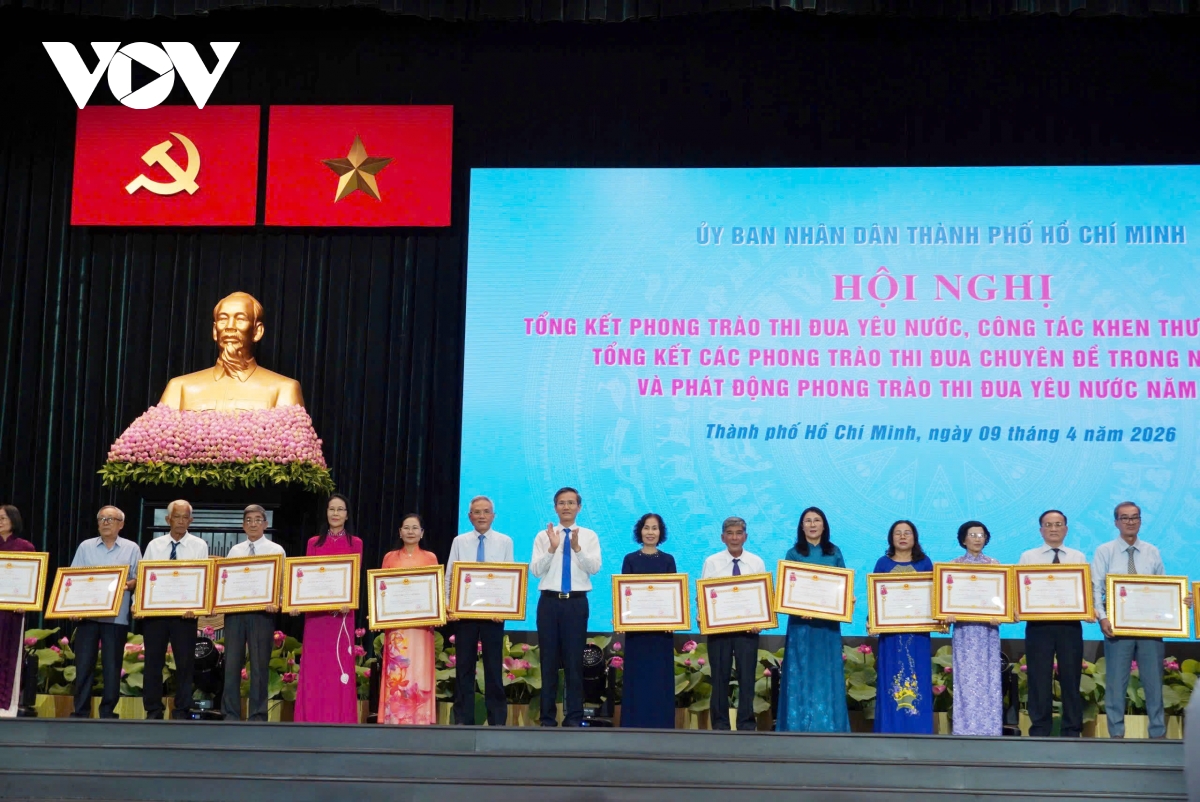 thi dua yeu nuoc o tp.hcm gan truc tiep voi chi tieu tang truong 2 con so hinh anh 1