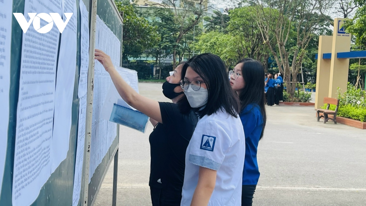 Các trường THPT công lập top đầu của Hà Nội hút hồ sơ lớp 10 sau 3 ngày đăng ký