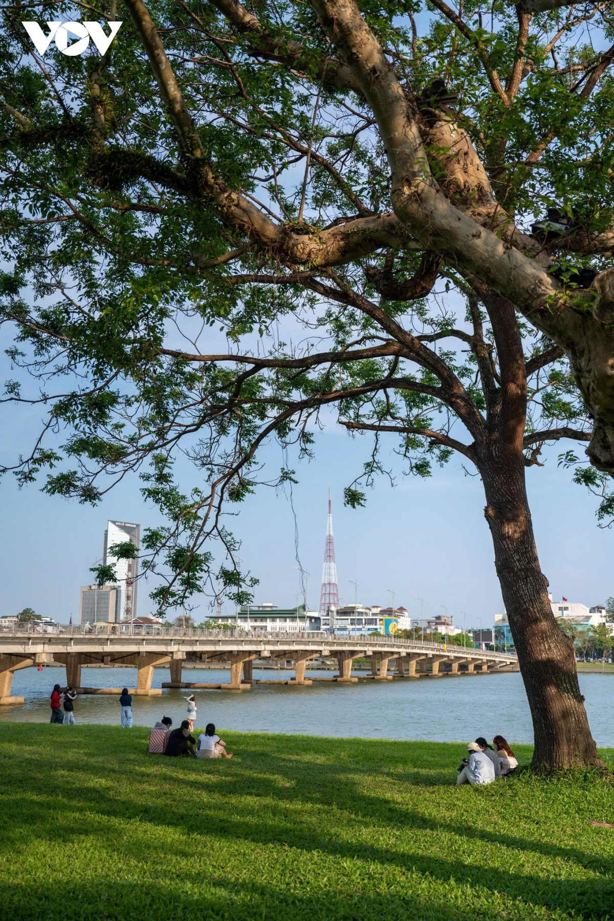 Khám phá Huế mùa đẹp nhất trong năm: Dịu mát, nên thơ và đầy cảm hứng