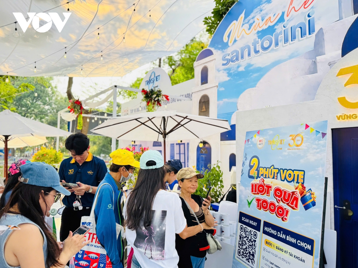 hang loat cong ty giam gia tour, kich cau du lich he bat chap bao gia hinh anh 2