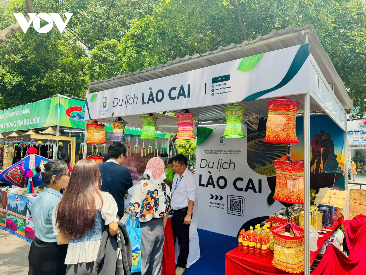 ron rang sac mau van hoa cac vung mien tai ngay hoi du lich tp.hcm 2026 hinh anh 3