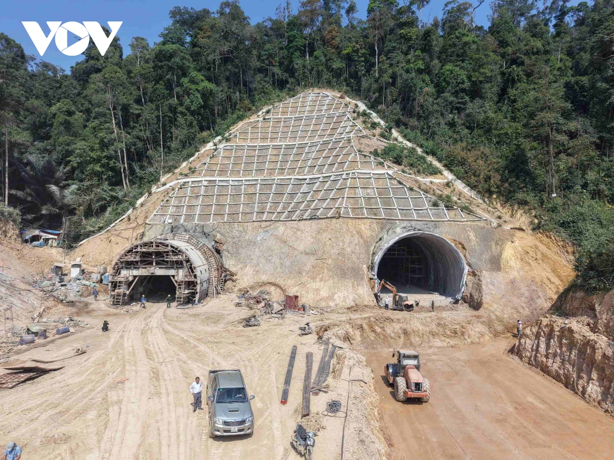 don luc thi cong du an cao toc khanh hoa buon ma thuot hinh anh 1