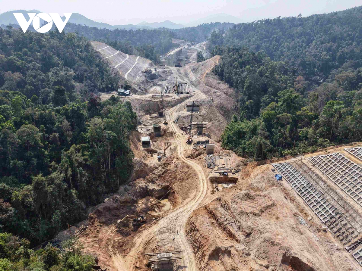 don luc thi cong du an cao toc khanh hoa buon ma thuot hinh anh 8