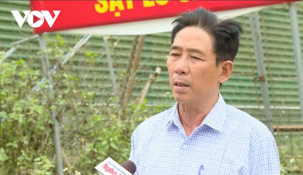 sat lo tai nghe an, nguoi dan song ben mieng tu than hinh anh 5