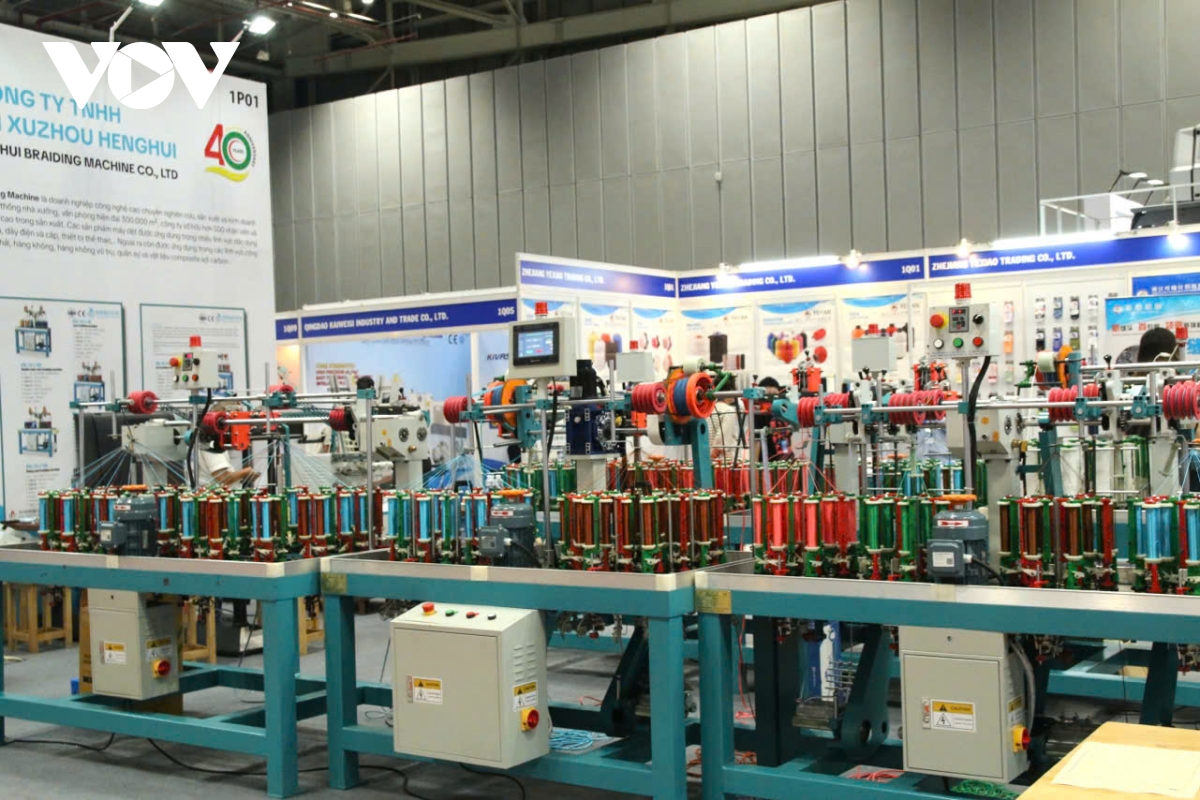 chuyen doi cong nghe giai phap cho doanh nghiep det may ben suc hinh anh 1