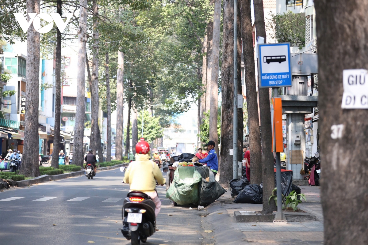 tp.hcm gap rut hoan thien chinh sach de kip mien phi ve xe buyt dip 30 4 hinh anh 4