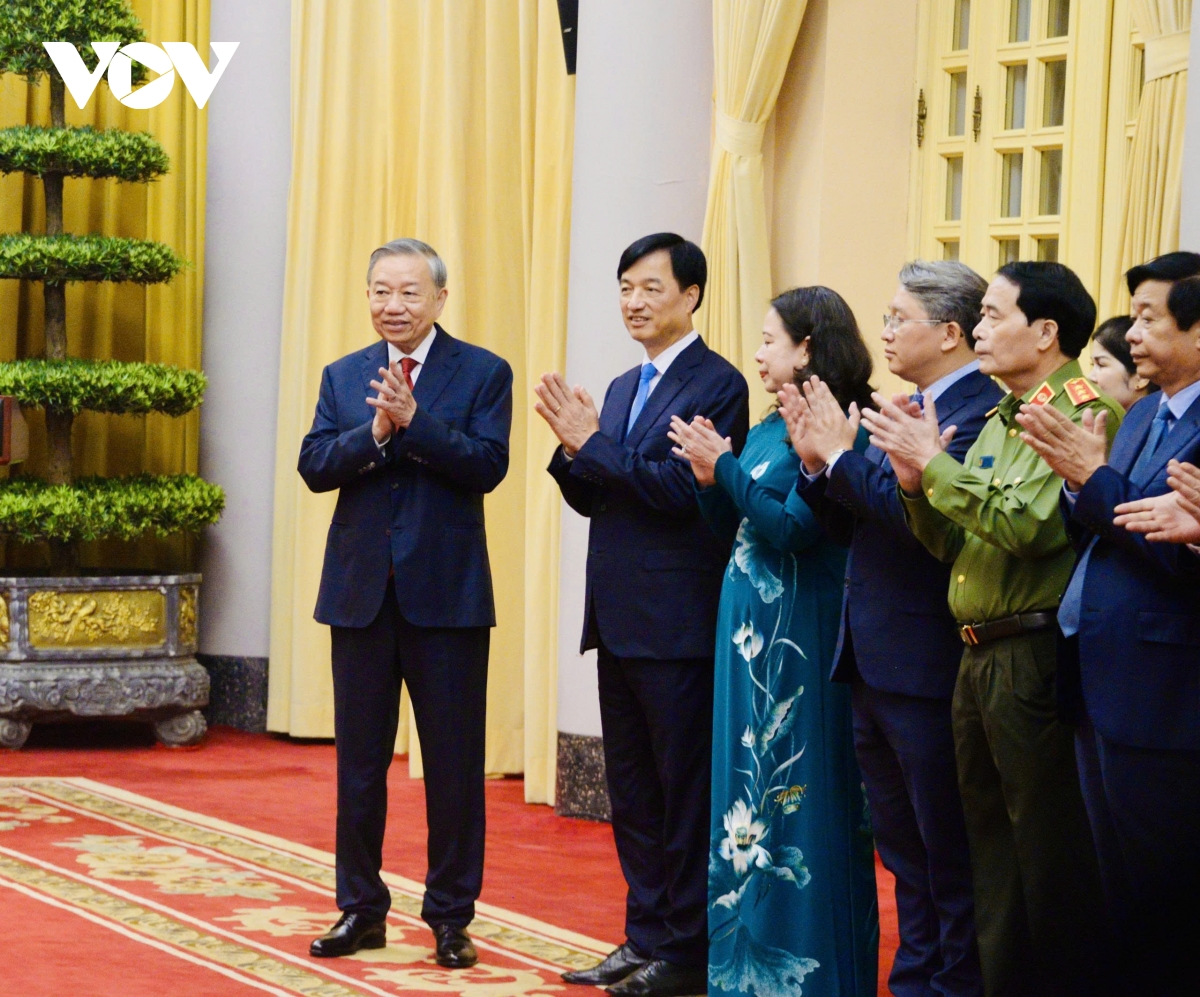 tong bi thu, chu tich nuoc to lam trao quyet dinh bo nhiem tham phan tand toi cao hinh anh 3