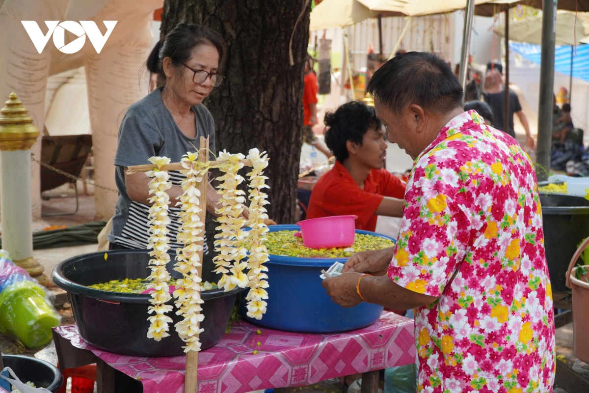 lao don tet co truyen bunpimay trong khong khi vui tuoi, phan khoi hinh anh 5