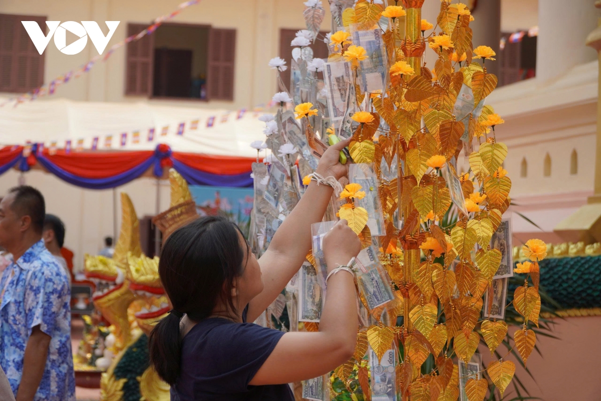 lao don tet co truyen bunpimay trong khong khi vui tuoi, phan khoi hinh anh 6