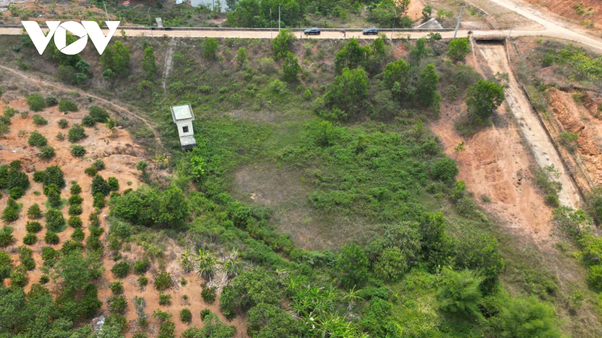 ho Darana Dong nai xay xong 4 nam van tro day, dan do mat cho nuoc tuoi hinh anh 1