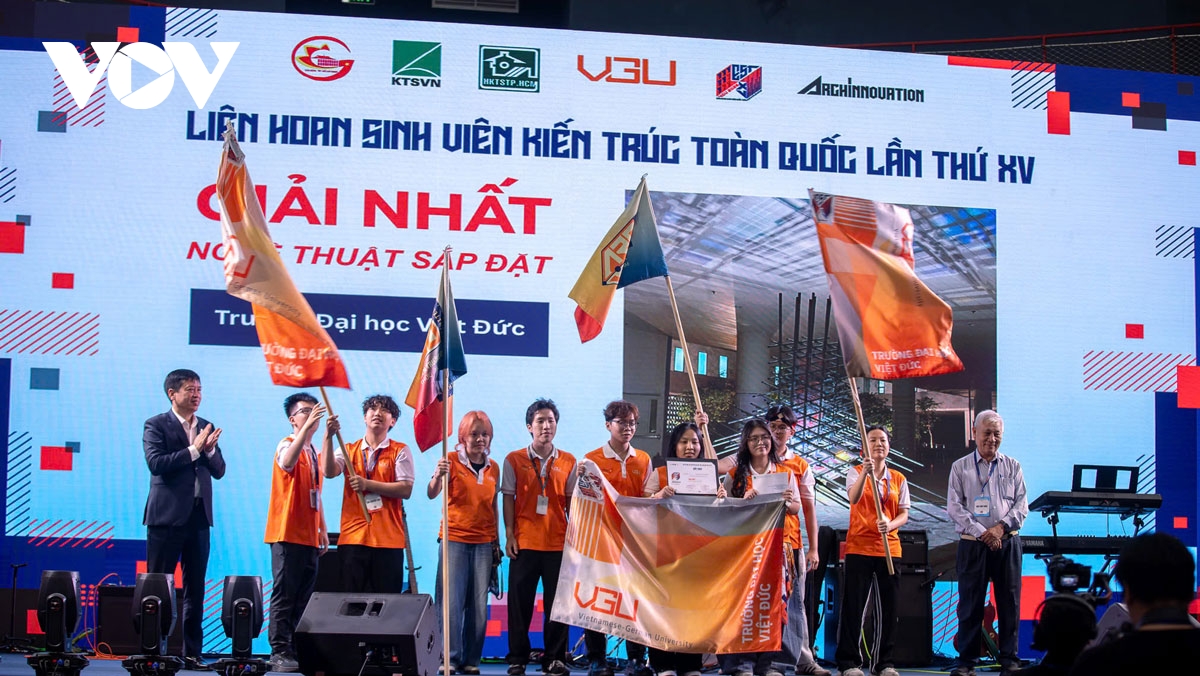 Dai hoc viet Duc thang lon tai lien hoan sinh vien kien truc toan quoc hinh anh 2