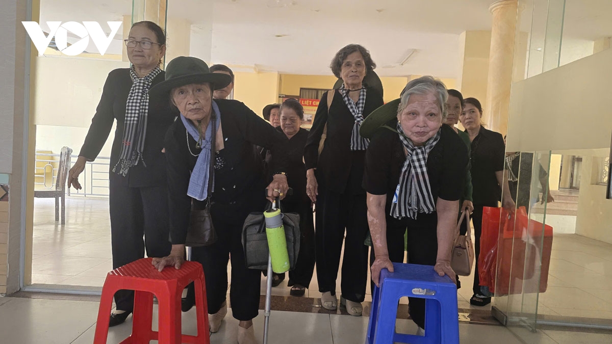 lan dau tien sau hon 50 nam, 92 nu phao binh dat thu dau mot cung te tuu hinh anh 2