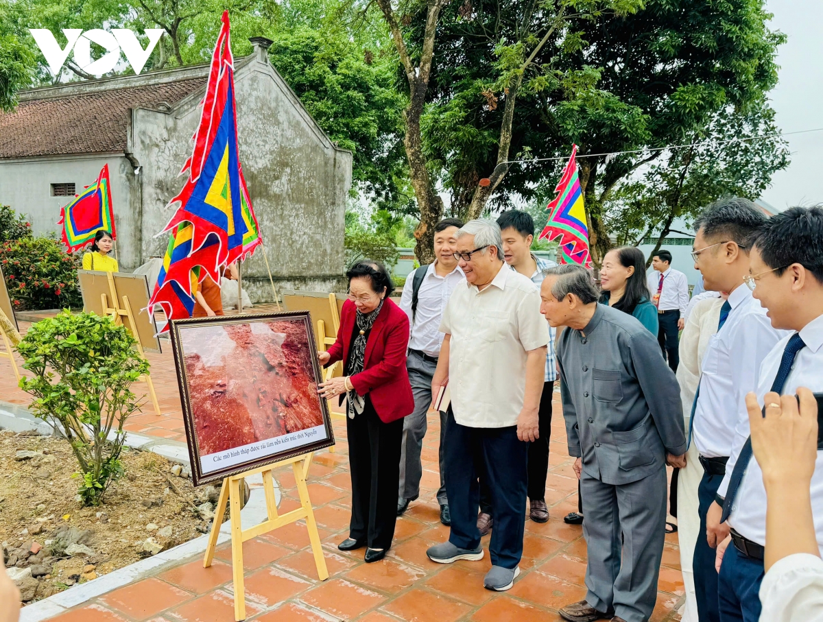 ve ninh binh tray hoi den lang tho tu vi hoang de hinh anh 18