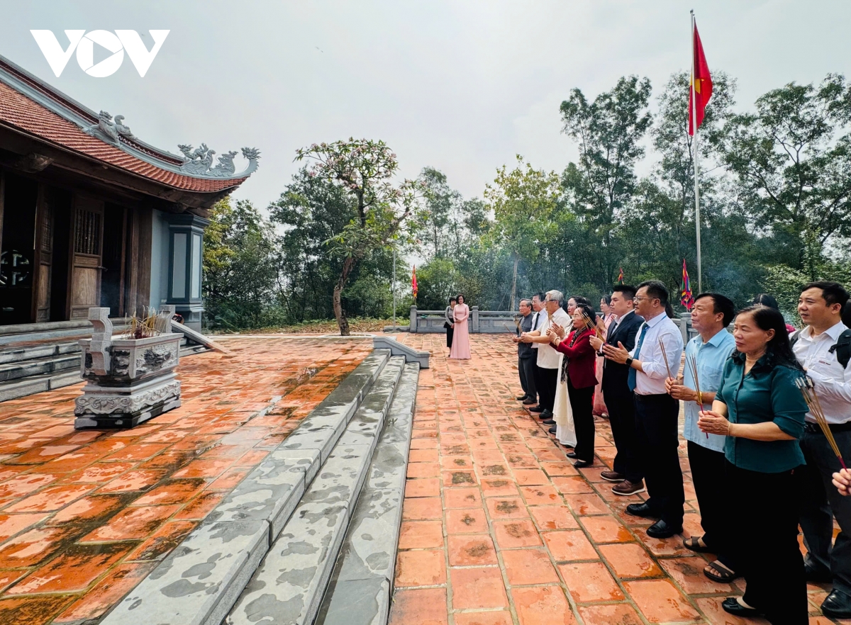 khai hoi den lang tai vung dat que huong vua le Dai hanh hinh anh 4