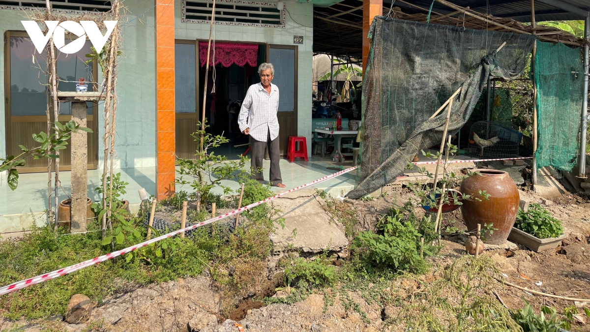 sat lo bo song vam co tay gia tang, uy hiep nha dan hinh anh 1