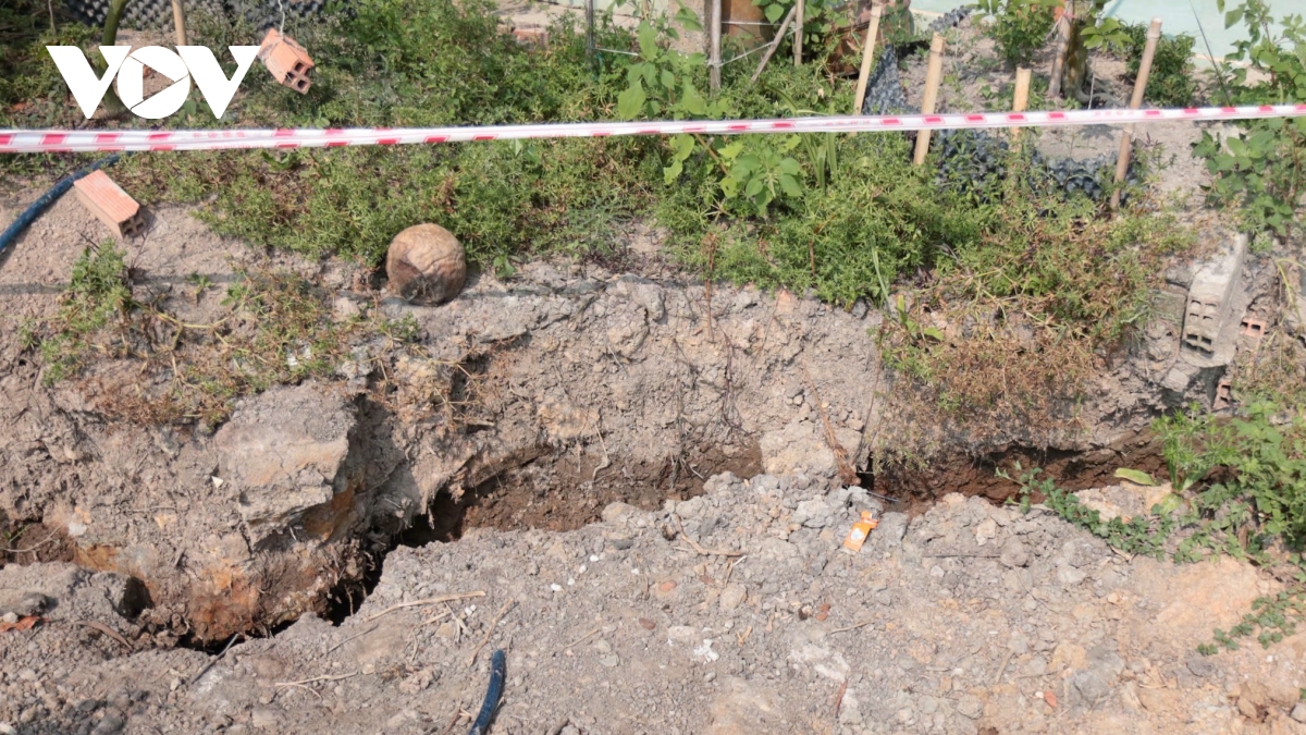 sat lo bo song vam co tay gia tang, uy hiep nha dan hinh anh 2