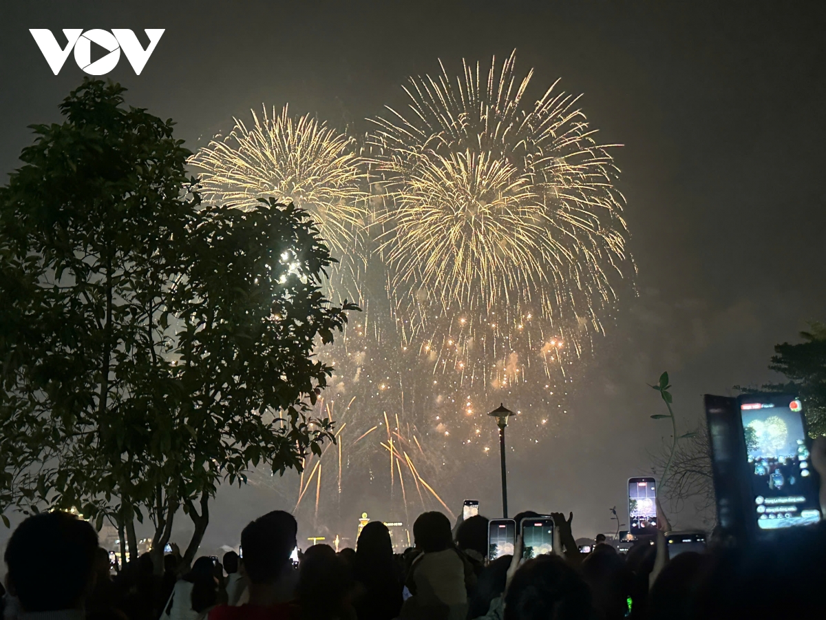 man nhan man phao hoa tai viet tri dip gio to hung vuong 2026 hinh anh 2