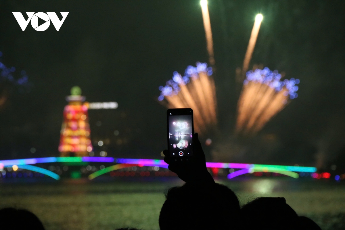 man nhan man phao hoa tai viet tri dip gio to hung vuong 2026 hinh anh 7