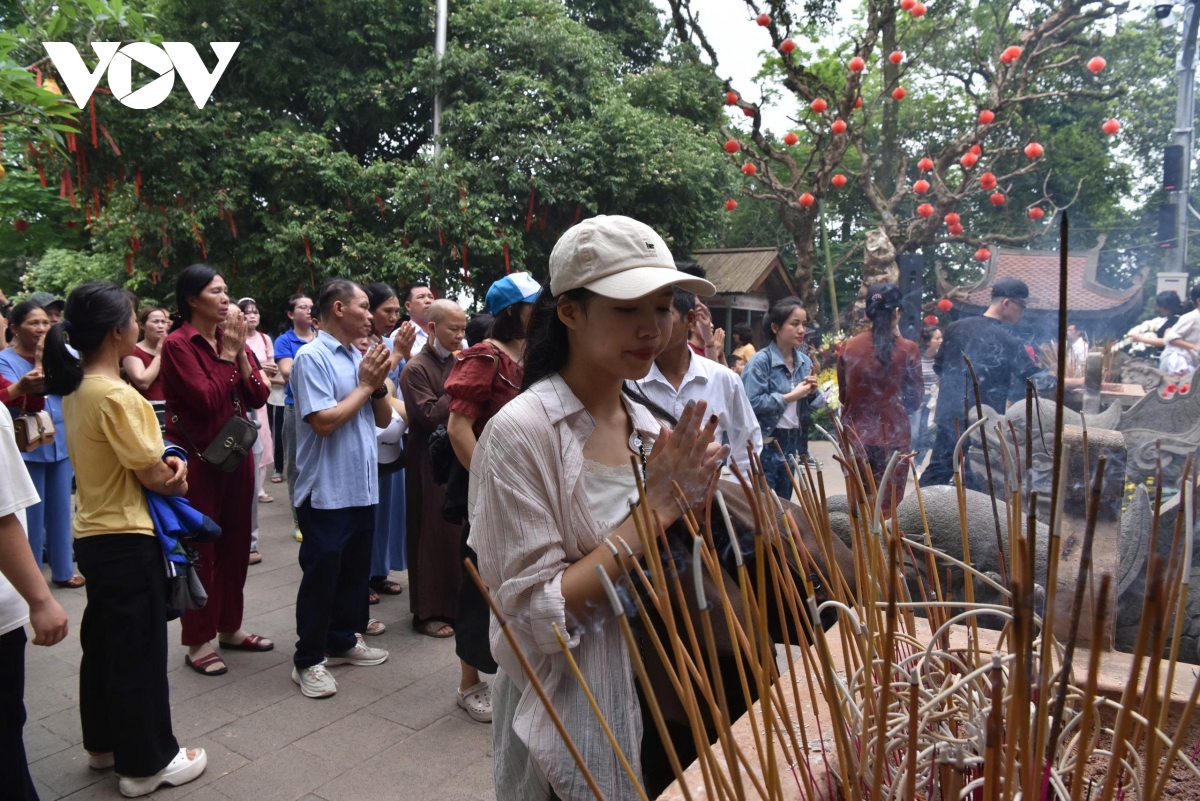 du khach thap phuong do ve Den hung, kien nhan cho dang huong hinh anh 11