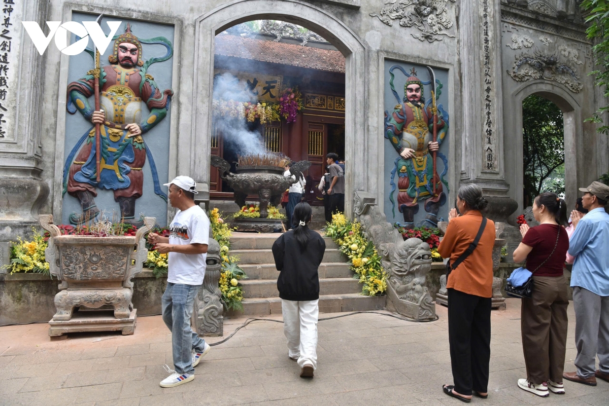 du khach thap phuong do ve Den hung, kien nhan cho dang huong hinh anh 12